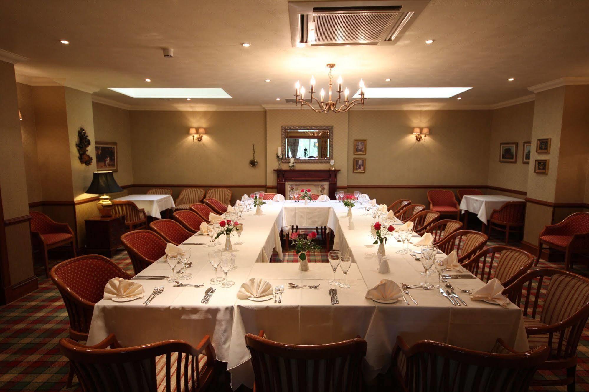 Strathburn Hotel Inverurie By Compass Hospitality Esterno foto