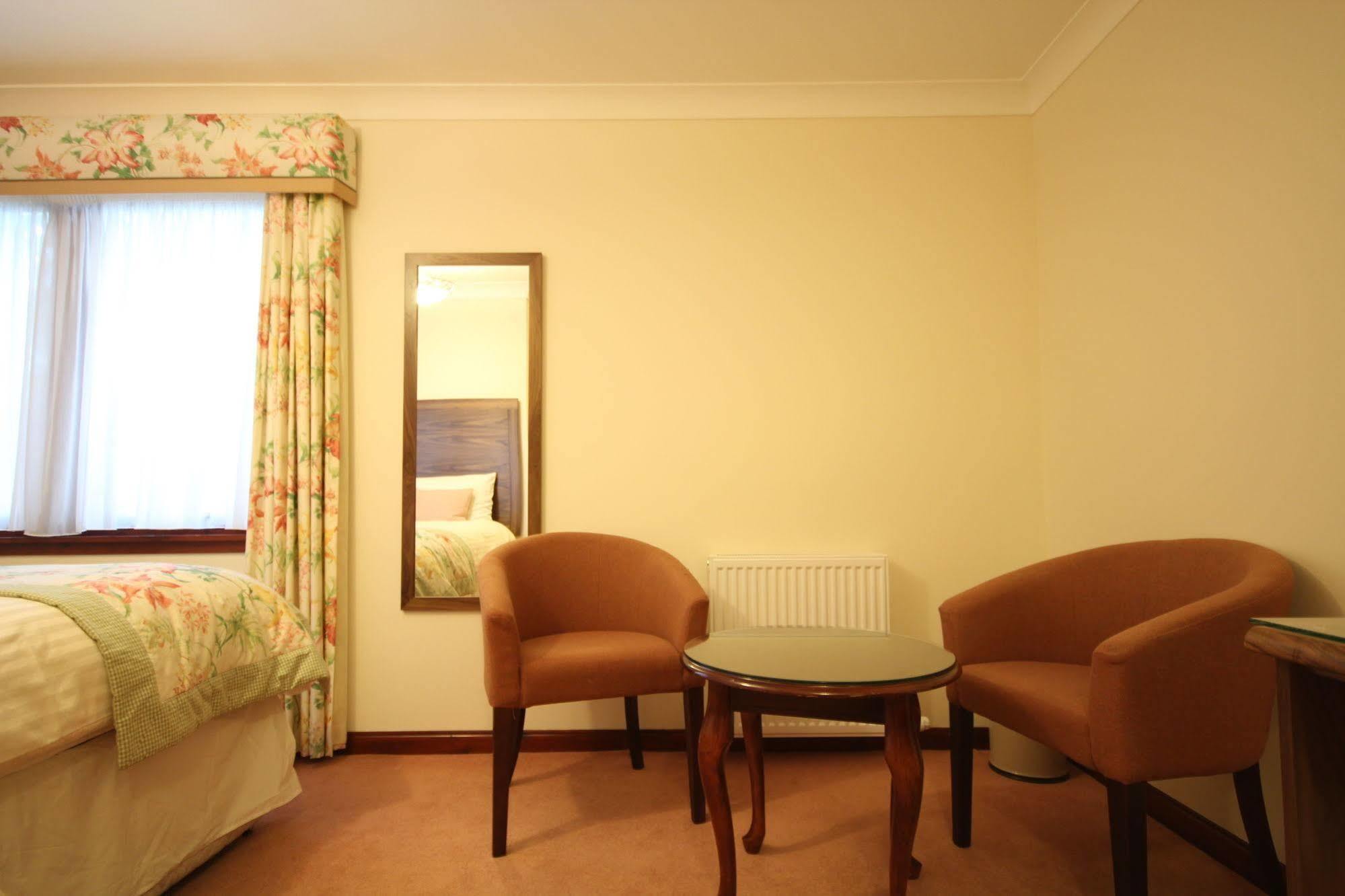 Strathburn Hotel Inverurie By Compass Hospitality Esterno foto