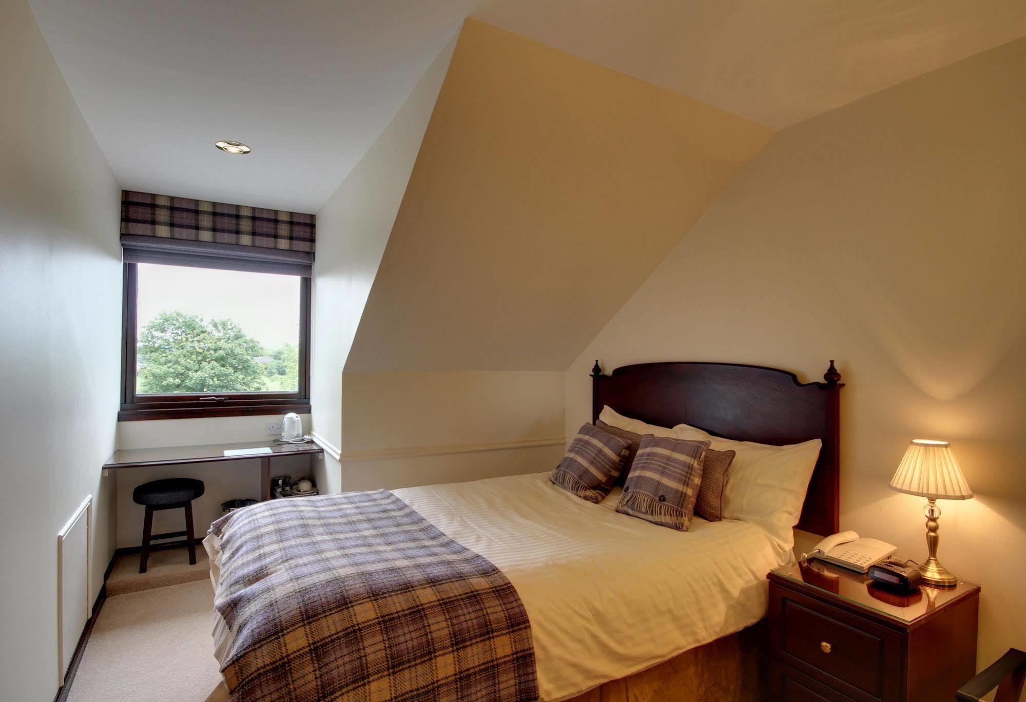 Strathburn Hotel Inverurie By Compass Hospitality Esterno foto