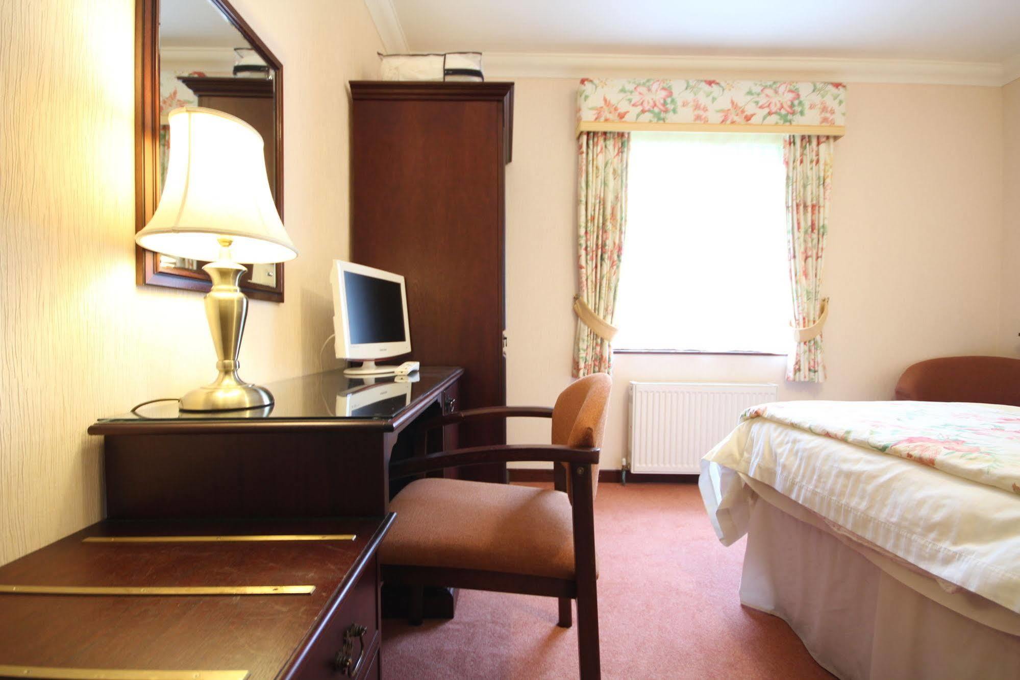 Strathburn Hotel Inverurie By Compass Hospitality Esterno foto
